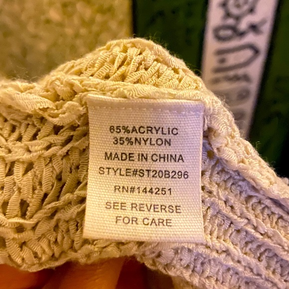 Beachy Knit Button Up Sweater (cardigan) Moon & Madison S - Picture 5 of 5